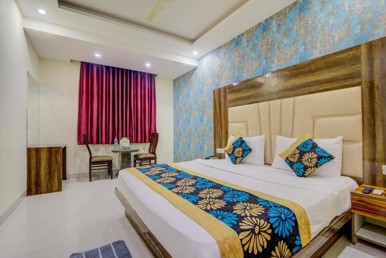 Hotel Smart Plaza Delhi Airport New Delhi Bagian luar foto