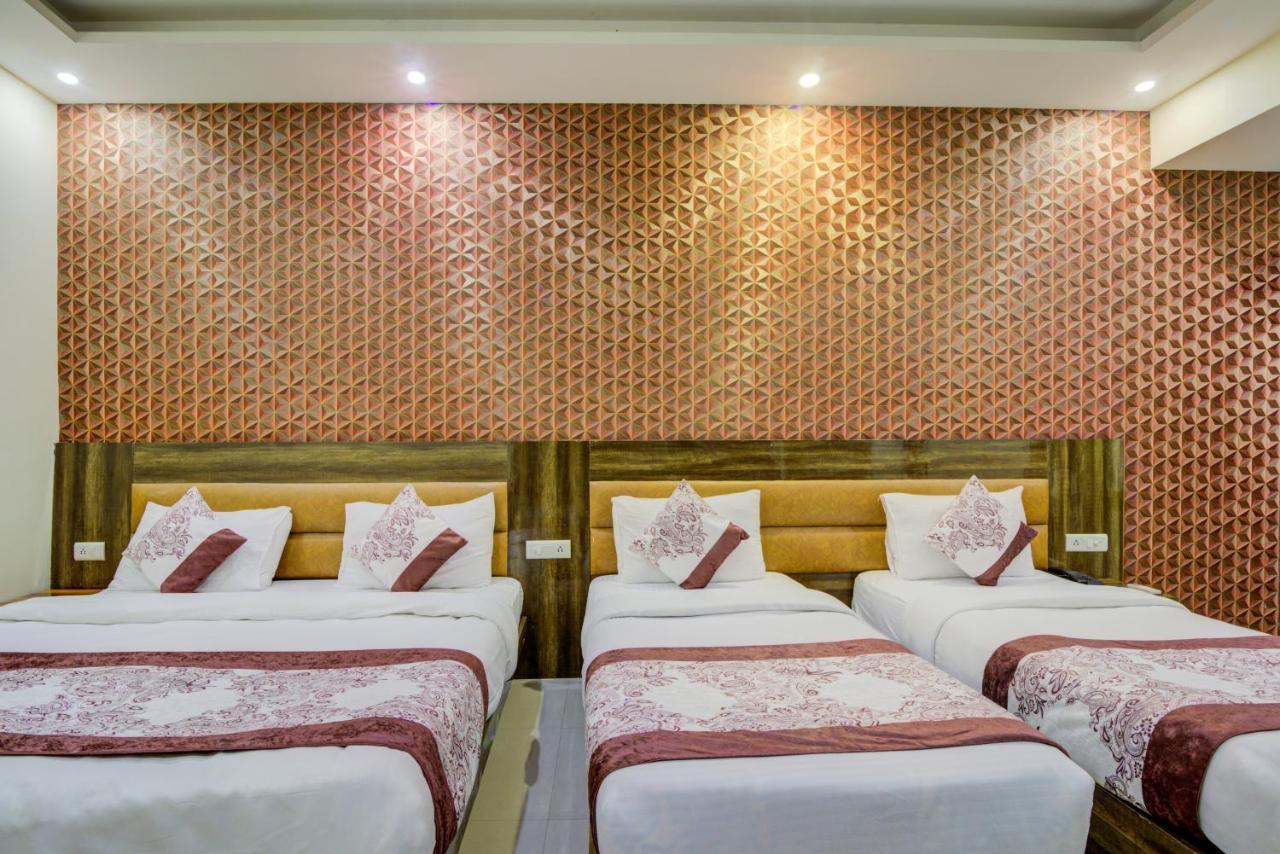 Hotel Smart Plaza Delhi Airport New Delhi Bagian luar foto