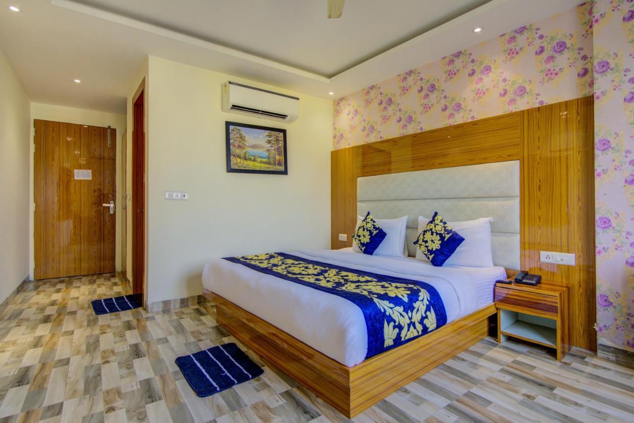 Hotel Smart Plaza Delhi Airport New Delhi Bagian luar foto