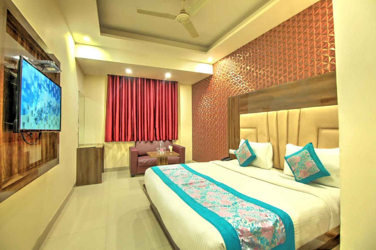 Hotel Smart Plaza Delhi Airport New Delhi Bagian luar foto