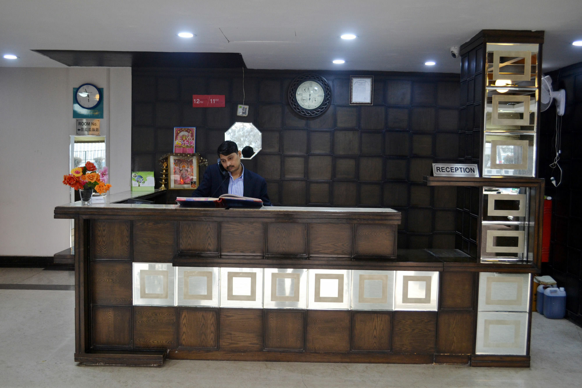 Hotel Smart Plaza Delhi Airport New Delhi Bagian luar foto